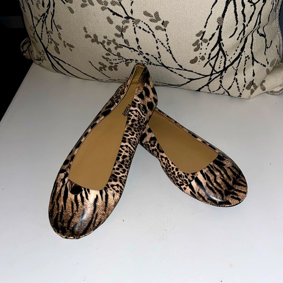 NWT Charlotte Russe cheetah print flats shoes black and tan print - Picture 1 of 4